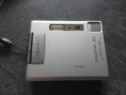 Minolta dimage - xt, |