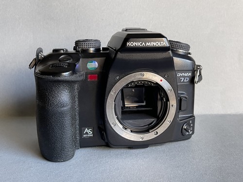 Konica minolta dynax 7d - konica,
