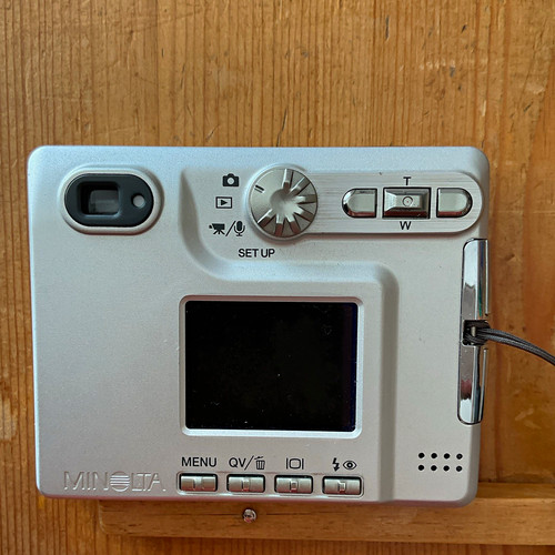 Minolta dimage - dimage, xi